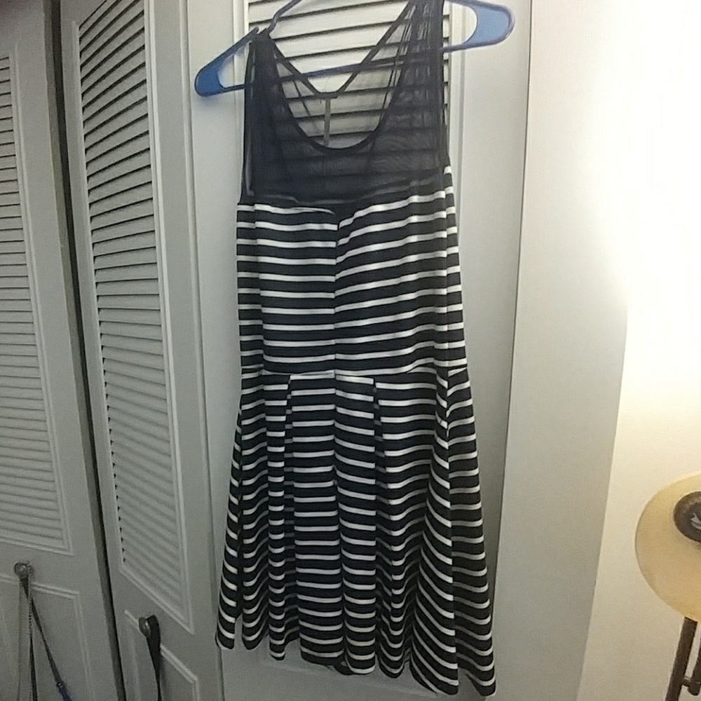 Dress - Picture 3 of 3